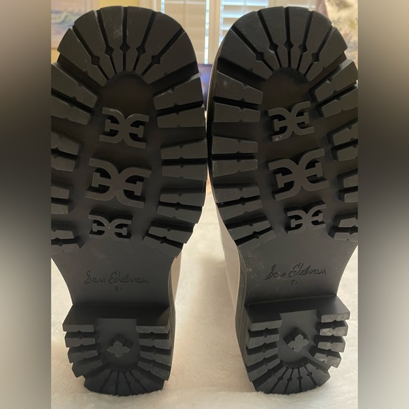 Sam Edelman Laguna Chelsea Boot - Picture 4 of 6